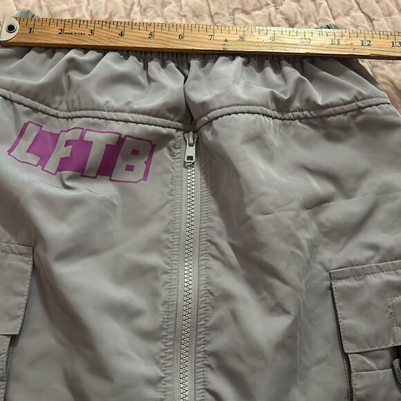 LF the brand Gray Elastic Waistband Skirt size small - Picture 5 of 8